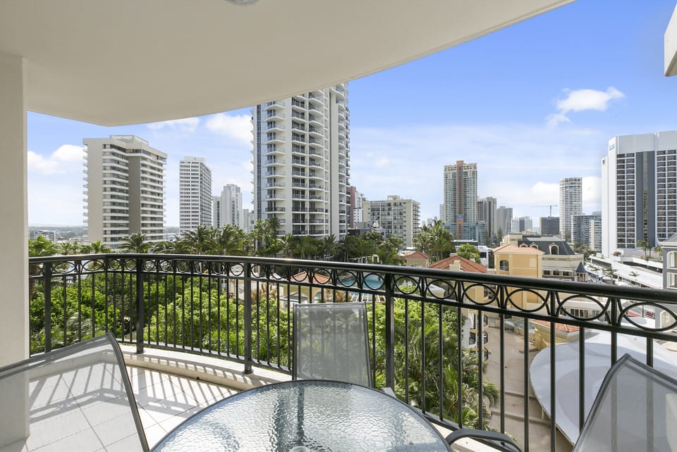Chevron Apt. 1092