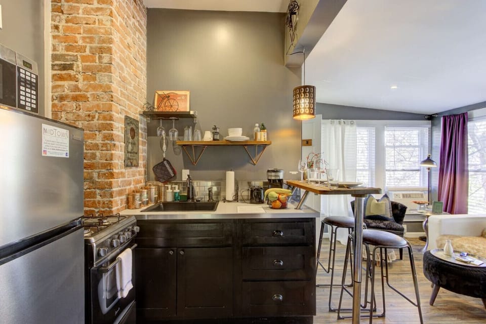A bright and practical space for brewing coffee, whipping up breakfast, or testing your inner chef.