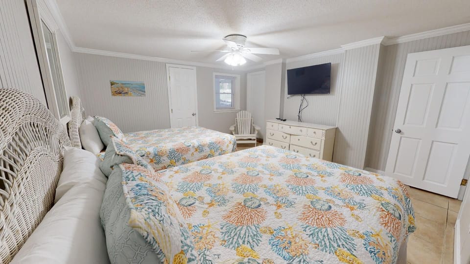 Lower Level Bedroom - Two Queens