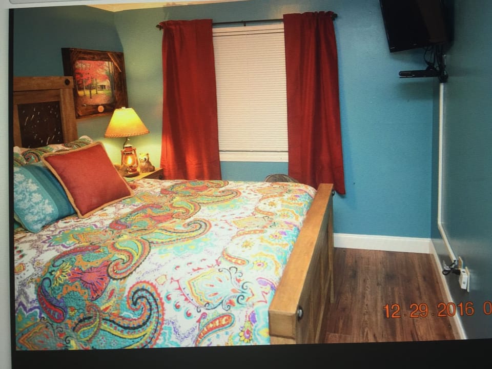 2nd bedroom