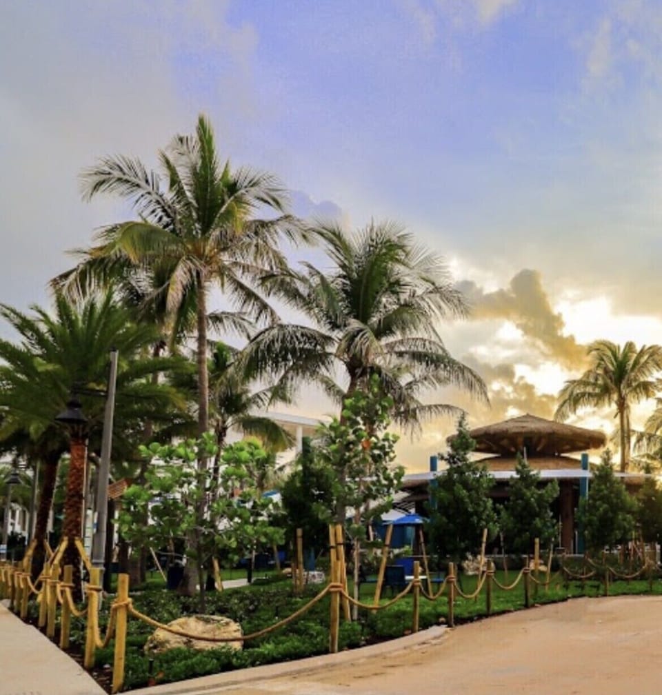 Lucky Fish Beach Bar & Grill.