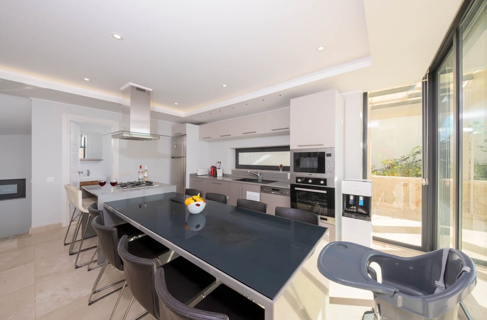 Kitchen & WC
