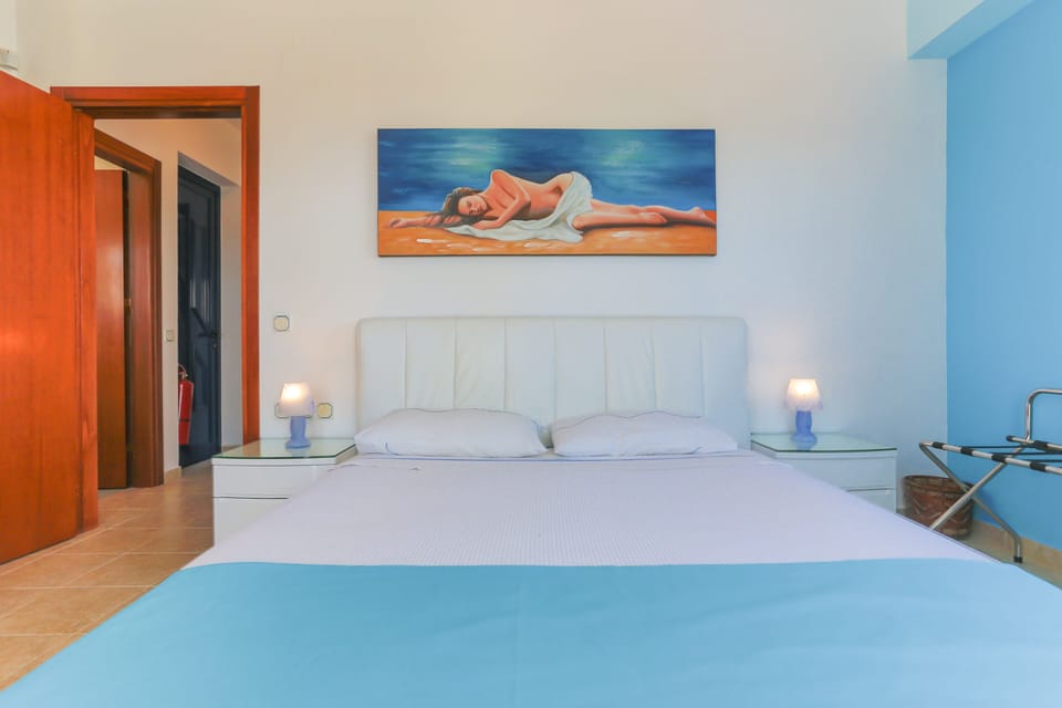 Bedroom BD1 (first floor, south).