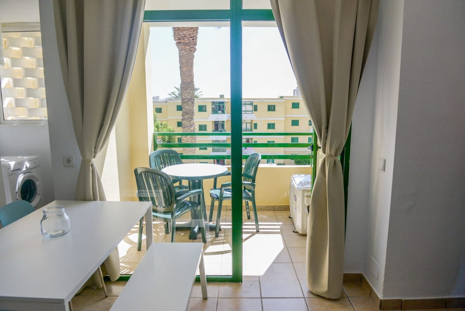 Fantastic flat 2 minutes walk to Playa del Ingles. Apartment in Maspalomas
