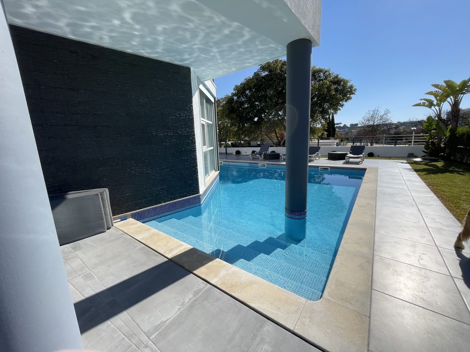 Sunbathing area