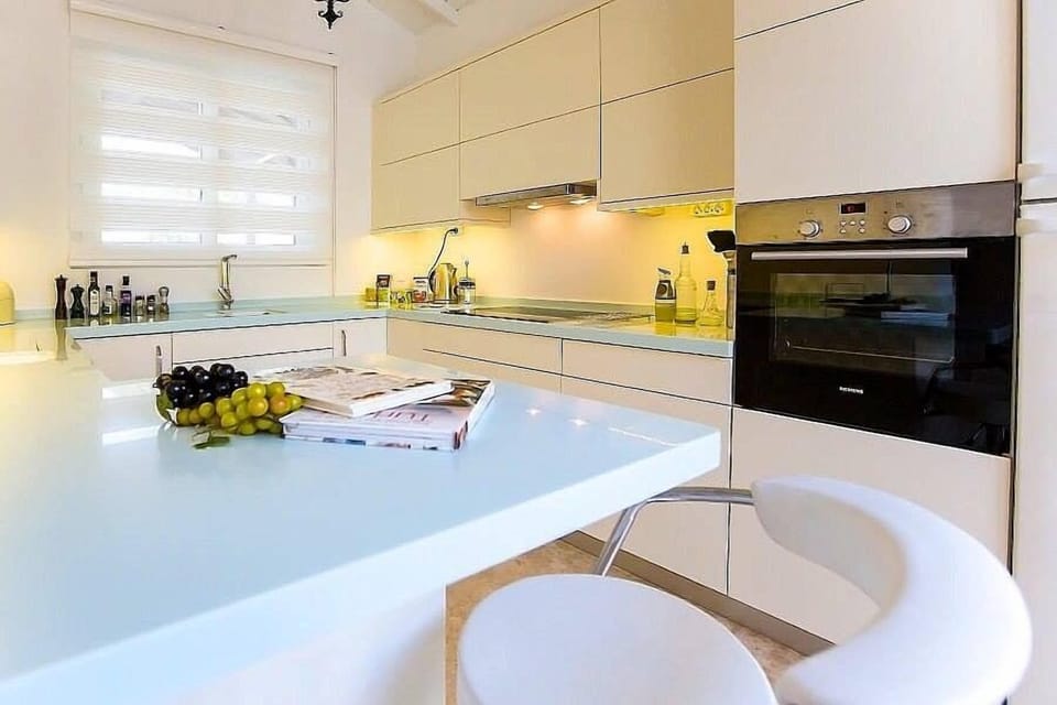 Breakfast bar