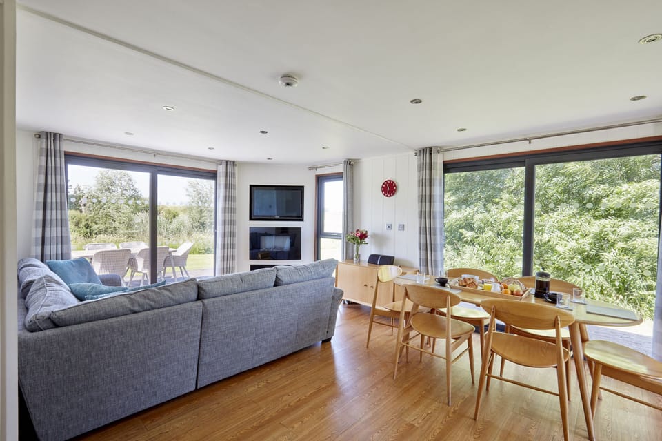 Open Plan Living/Dining Area