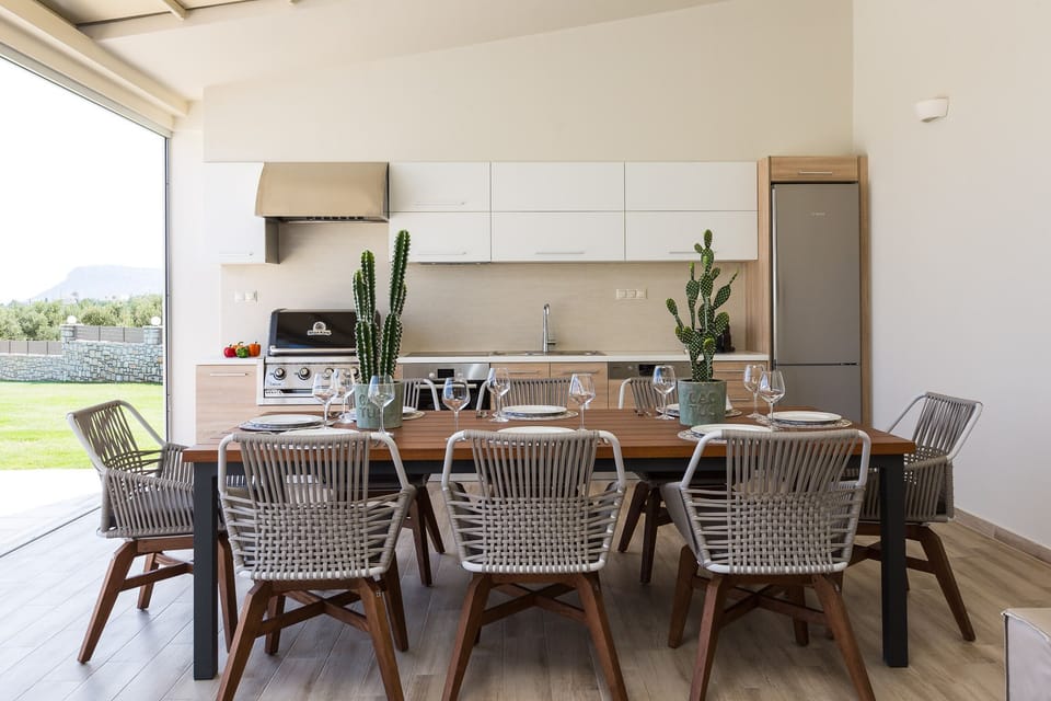 Gas grill, fully equipped kitchen and dining area!