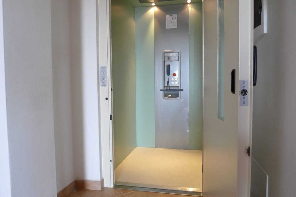 Lift to the first floor