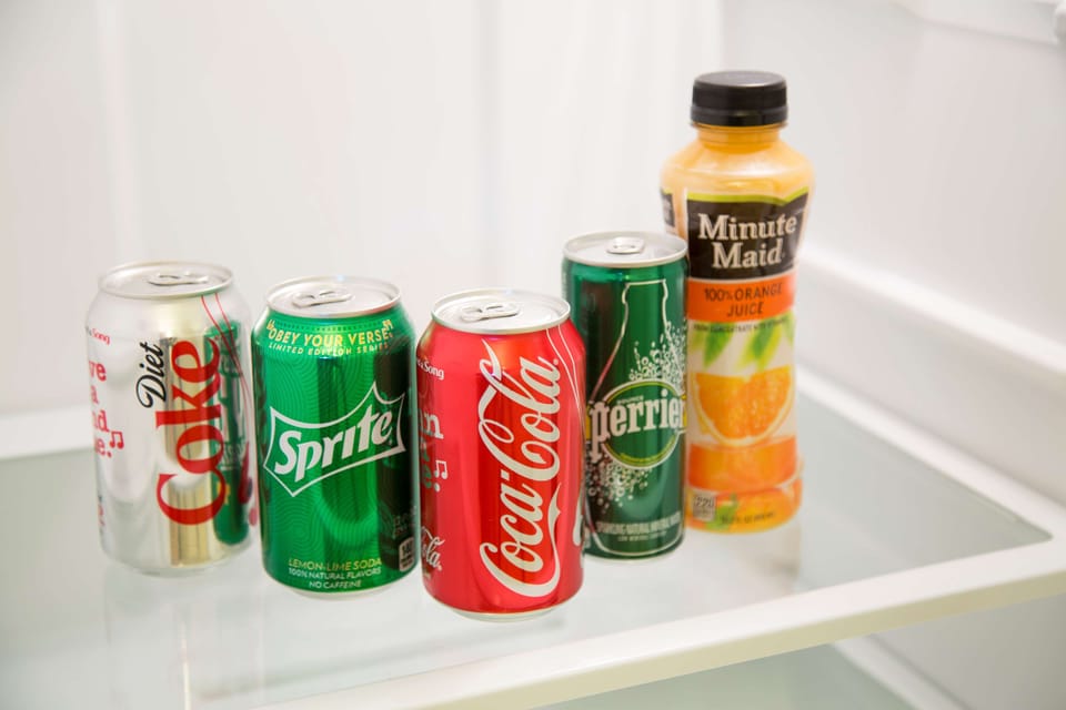 Full-size fridge, microwave, stovetop, dishwasher