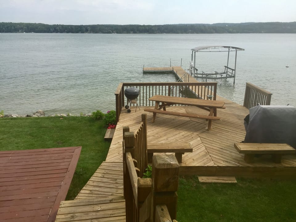 No longer have a boat hoist.  There is a buoy to  attach rented boats to.