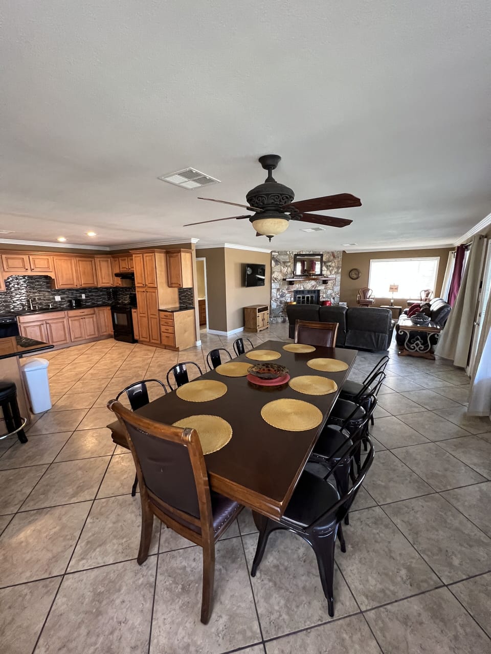 Dining/kitchen/living room
