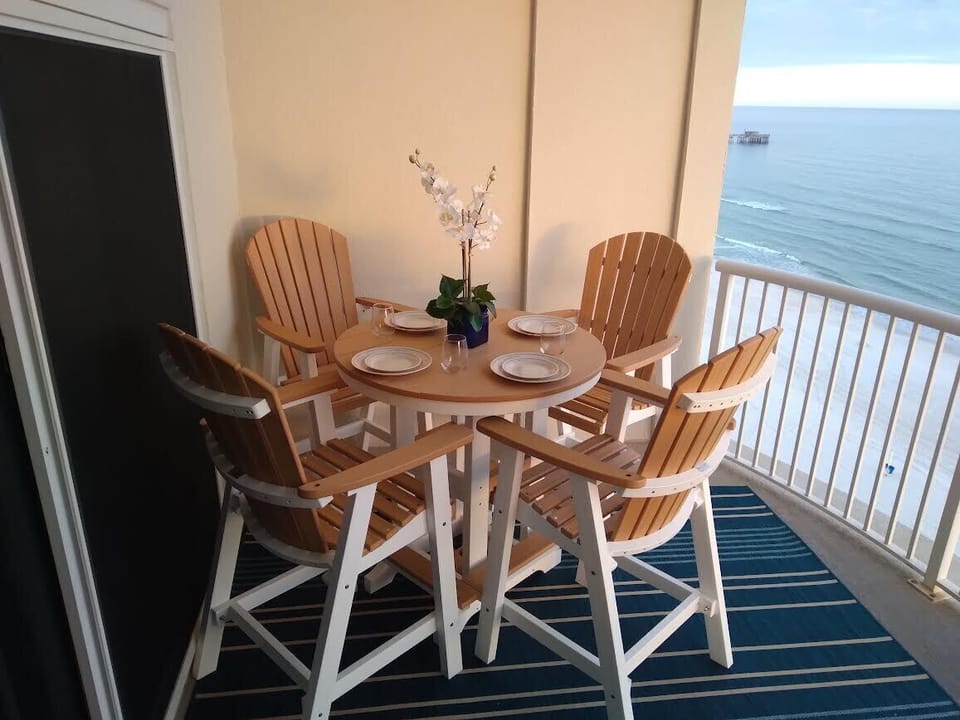 Balcony table and chairs