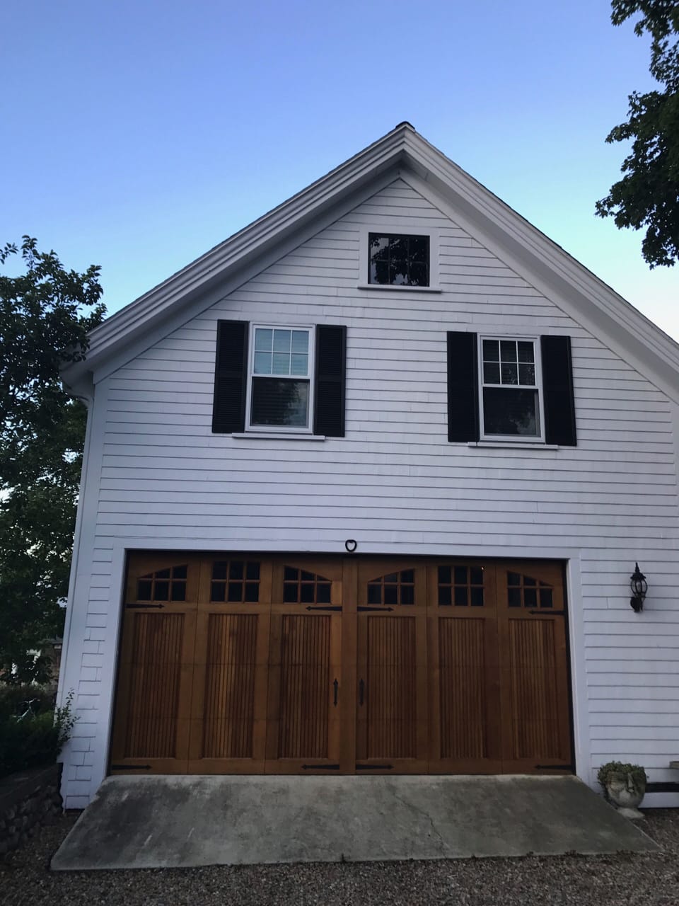 Carriage House as viewed from the street.  Please pull up in front of left door