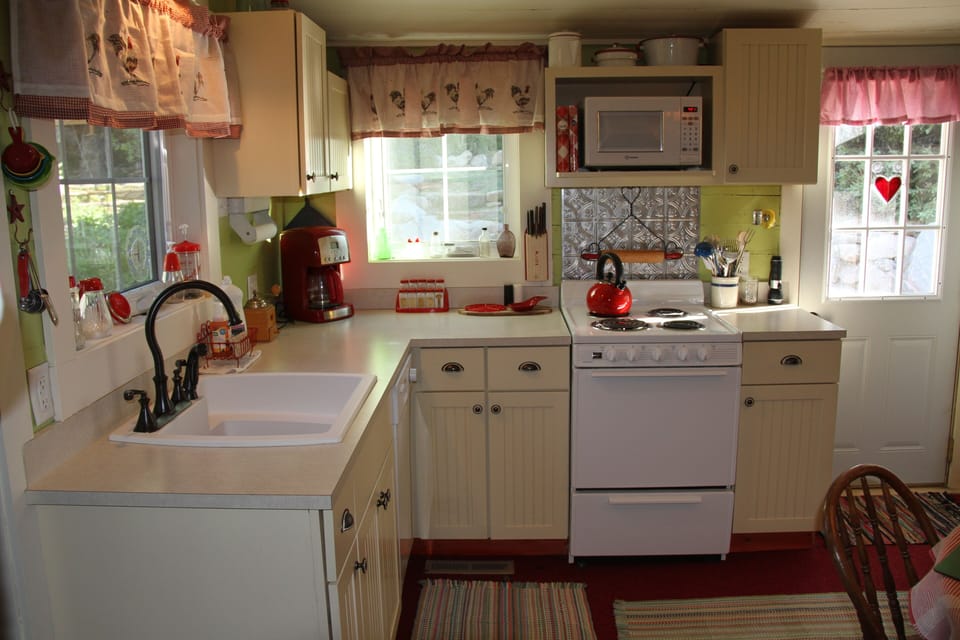 Updated kitchen with all appliances and utensils needed.