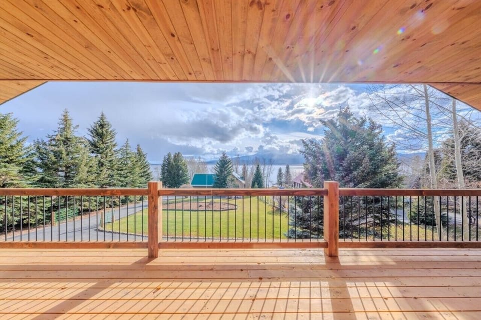 Upstairs balcony 