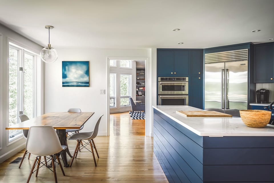 Kitchen with breakfast table