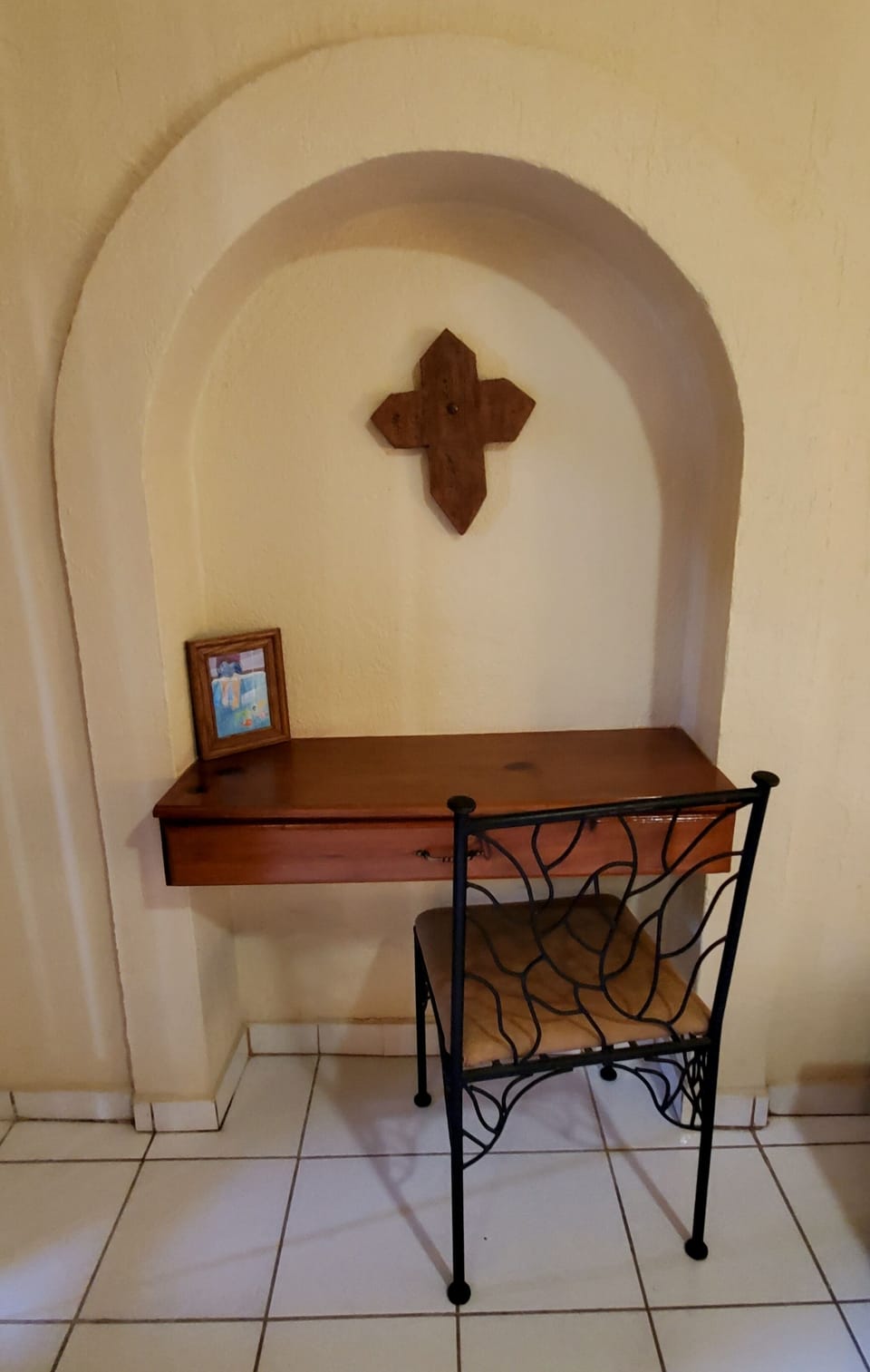desk in second bedroom