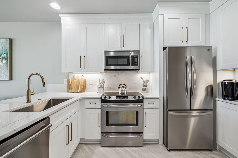 Fully Equipped Chef's Kitchen
