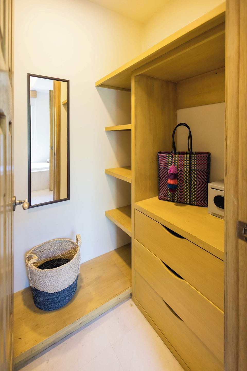 Walk-in closet
