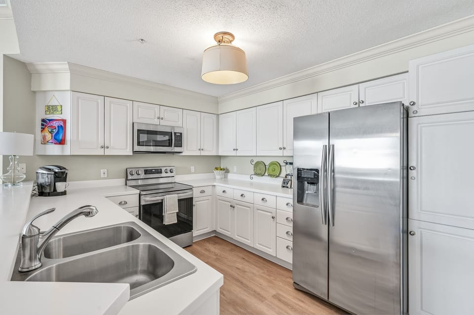 Modern kitchen , well appointed with everything you need