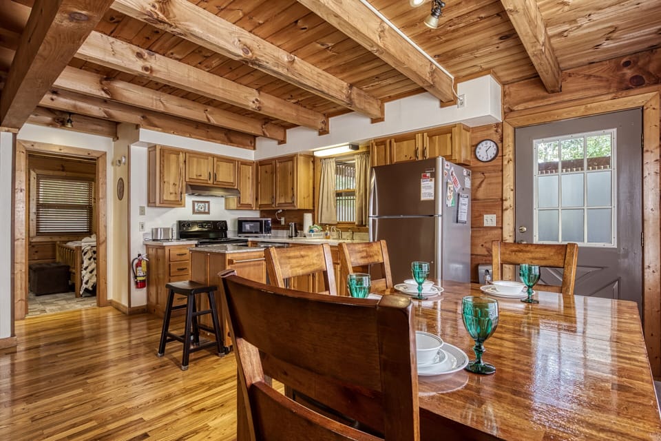 Smoky Mountain Cabin "Owl's Nest" - Dining Table and fully furnished kitchen
