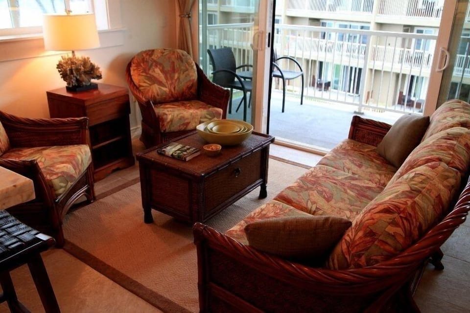 Living area looking out to the lanai. 