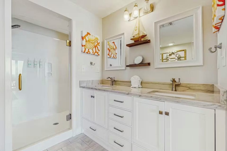 Large Master walk-in shower