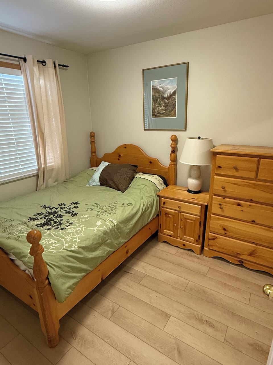Second bedroom, double bed