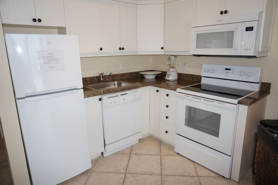 Fully equipped and brand new appliances