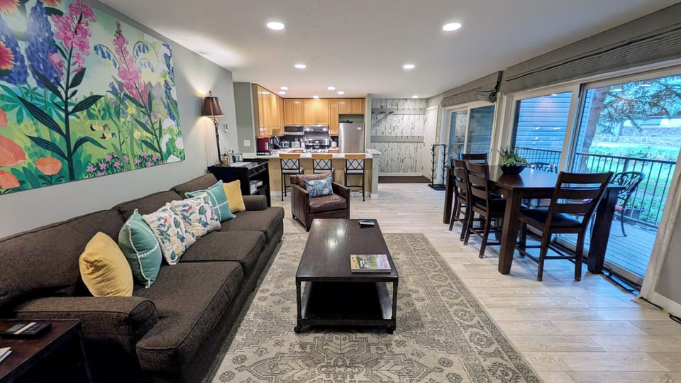 Beaver Creek West Condo V-1 living room & kitchen