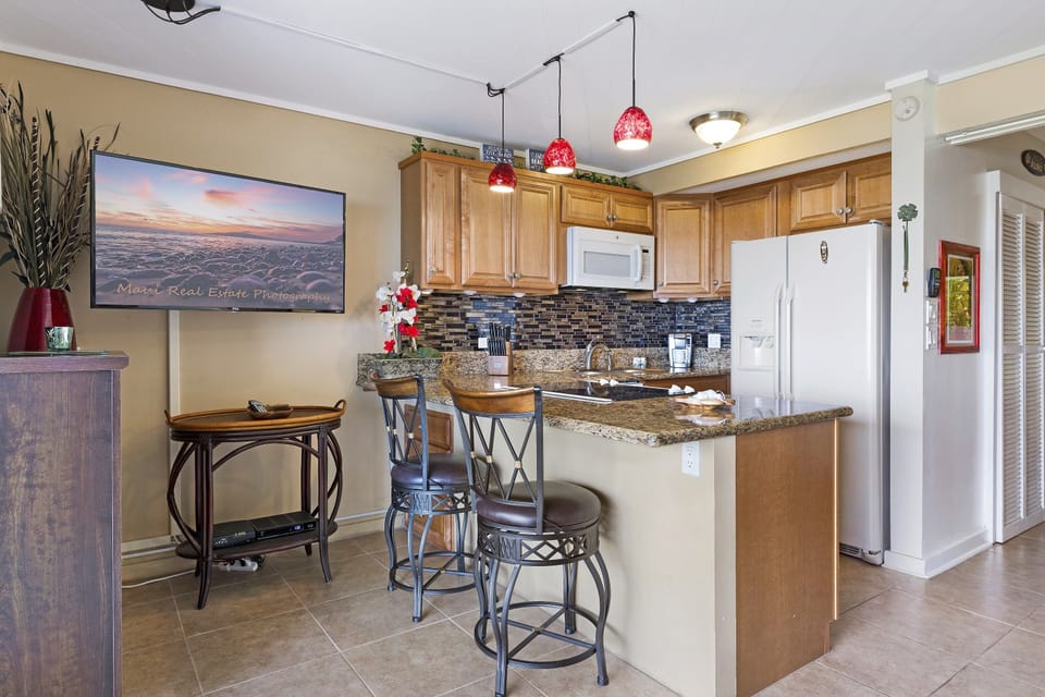 Fully equipped full Kitchen, Smart TV