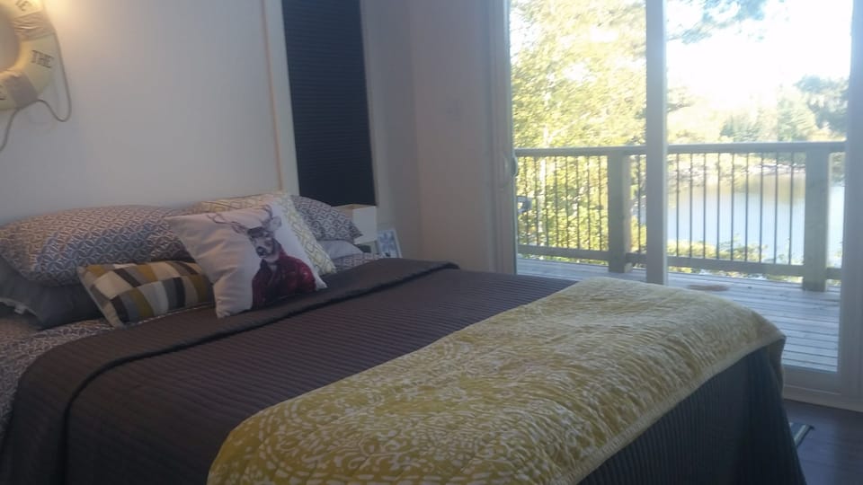 Master bedroom summer 