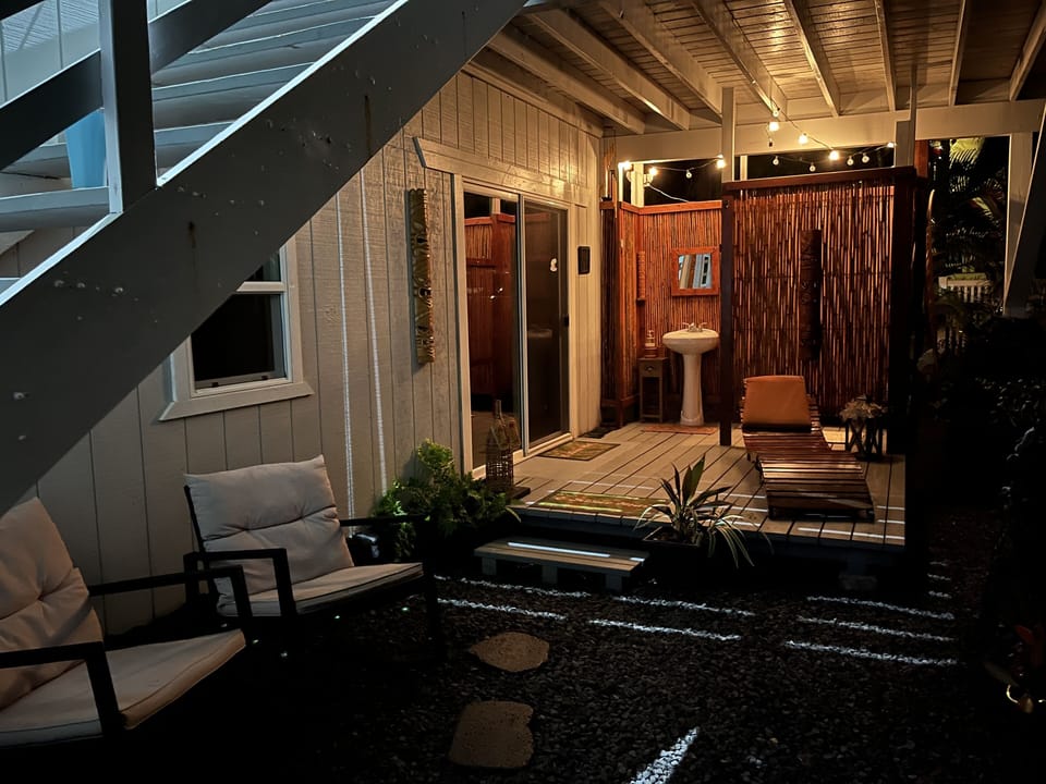 Lower Lanai (at night)