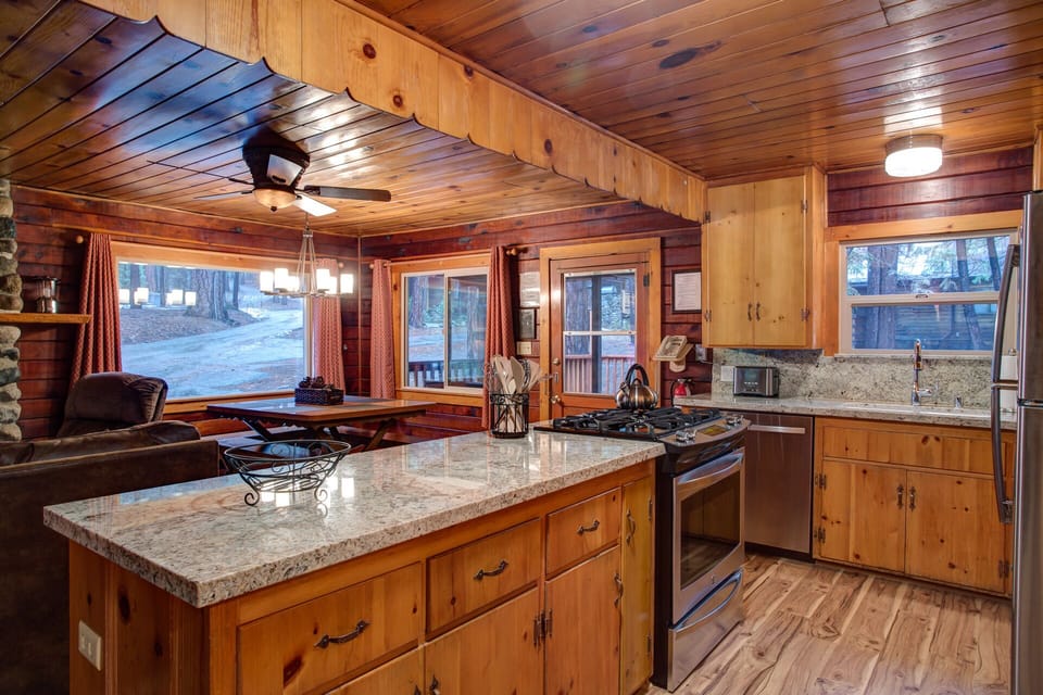 Kitchen Island, Gas Range/Oven, and Dishwasher