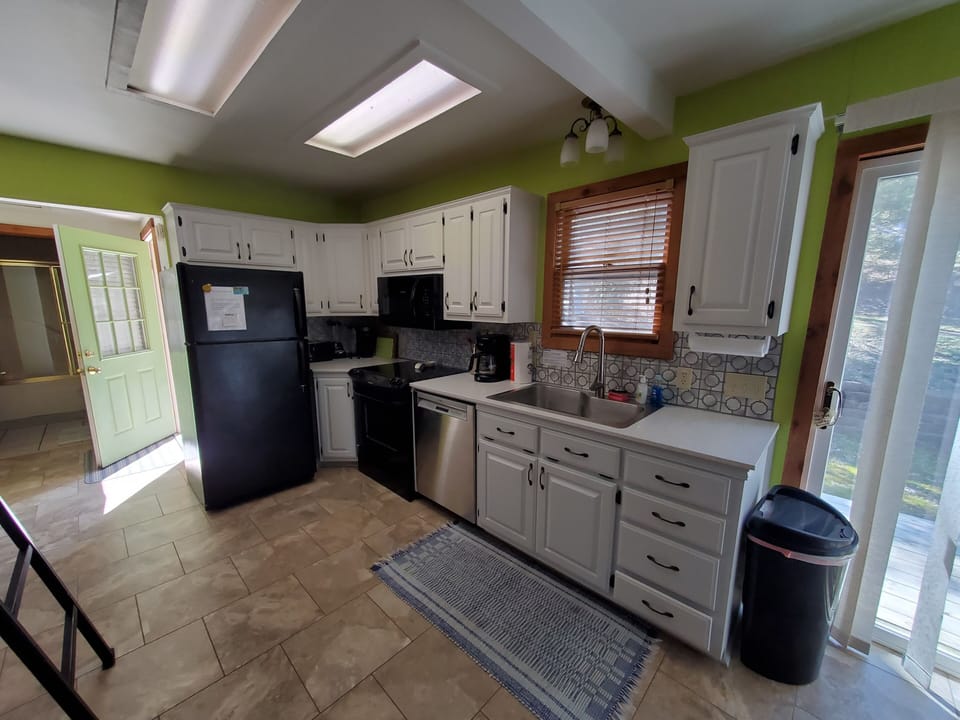 Kitchen - Photo 2