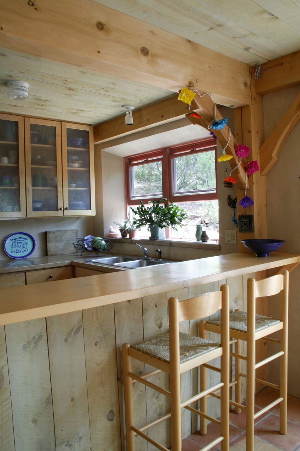 Full kitchen with seating at bar.  Perfect for socializing while preparing meals