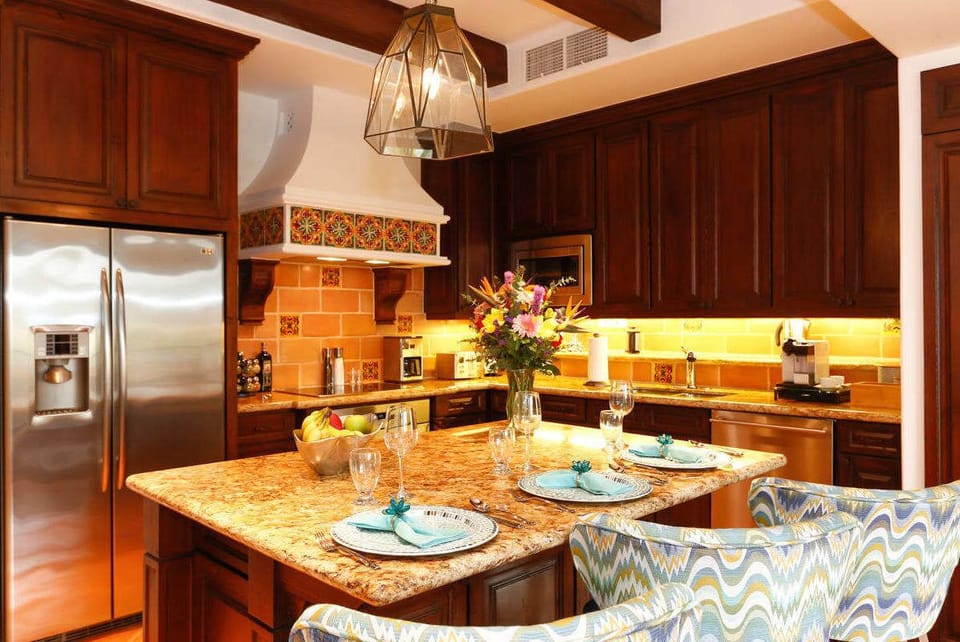 Dining Bar and Kitchen