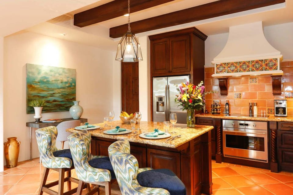 Dining Bar and Kitchen