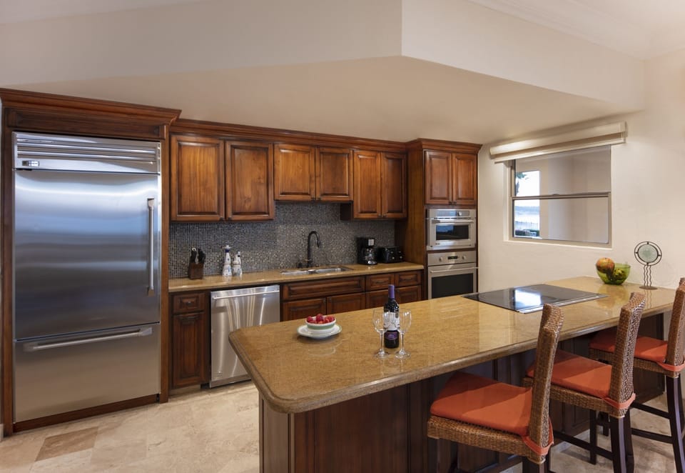 full kitchen