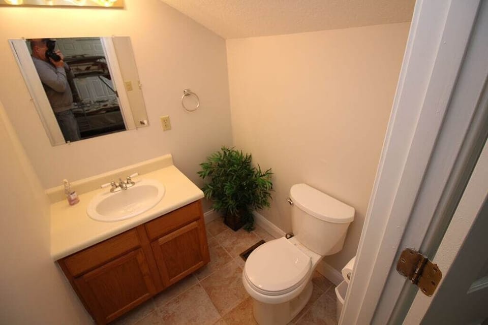 Laundry/utility room common, half bath, #3
