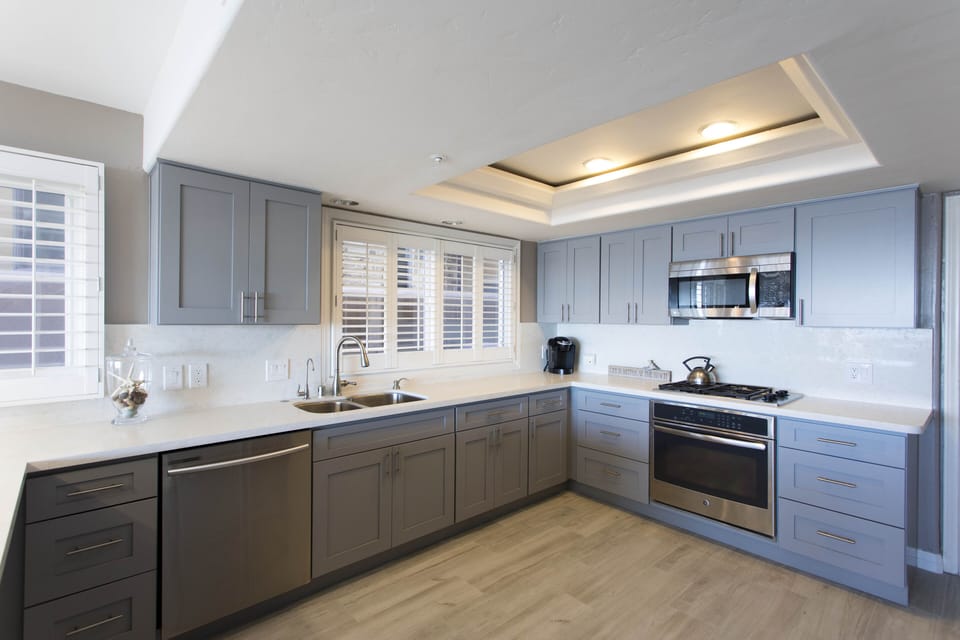 NEW KITCHEN REMODELED FEB 2018  Stainless appliances, quartz countertops