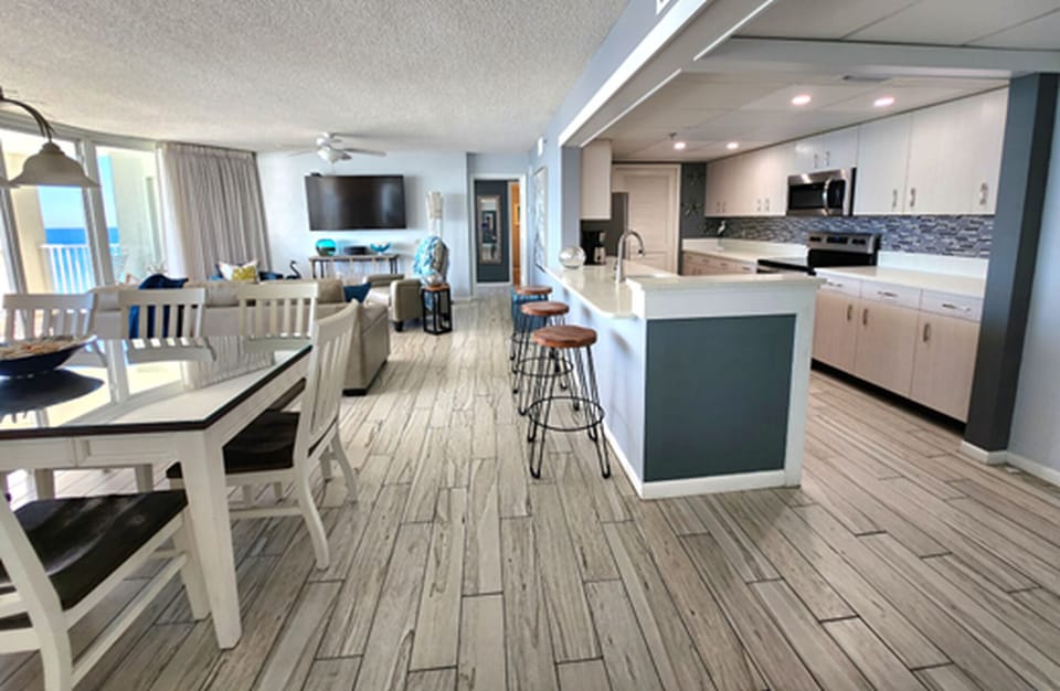 dining and kitchen areas...quartz counter tops