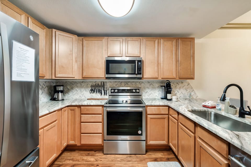 New remolded kitchen with brand new appliances.  









