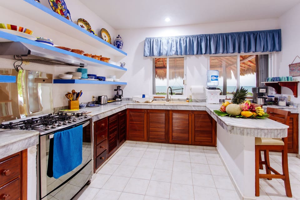 Well-equipped Open Kitchen