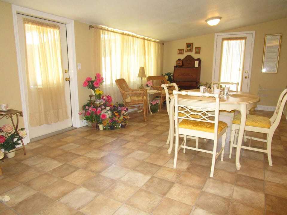 Sun room for morning meals