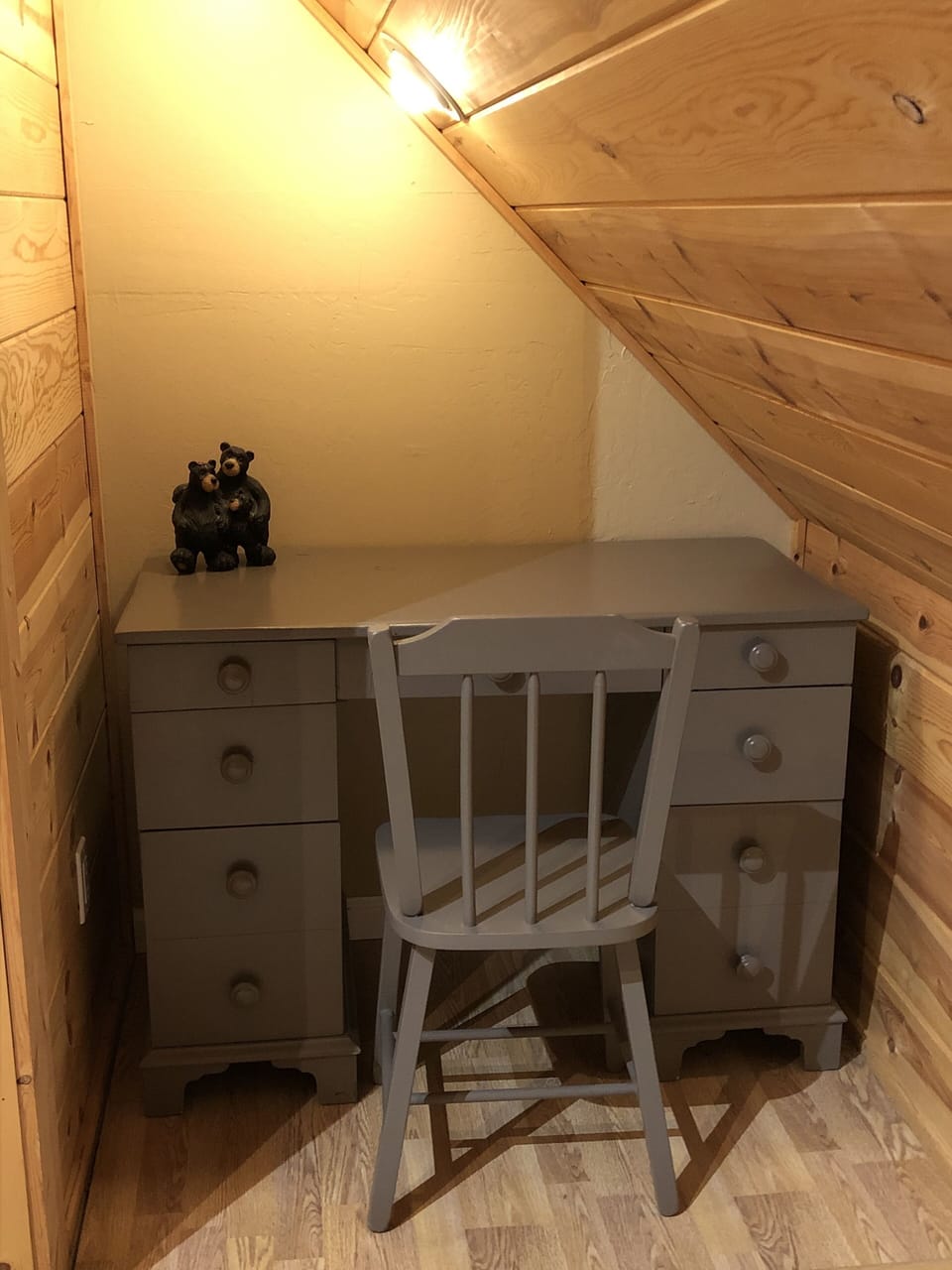 Small desk located in 1st upstairs bedroom
