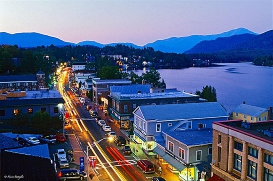 Enjoy Main Street just 2 minute walk!