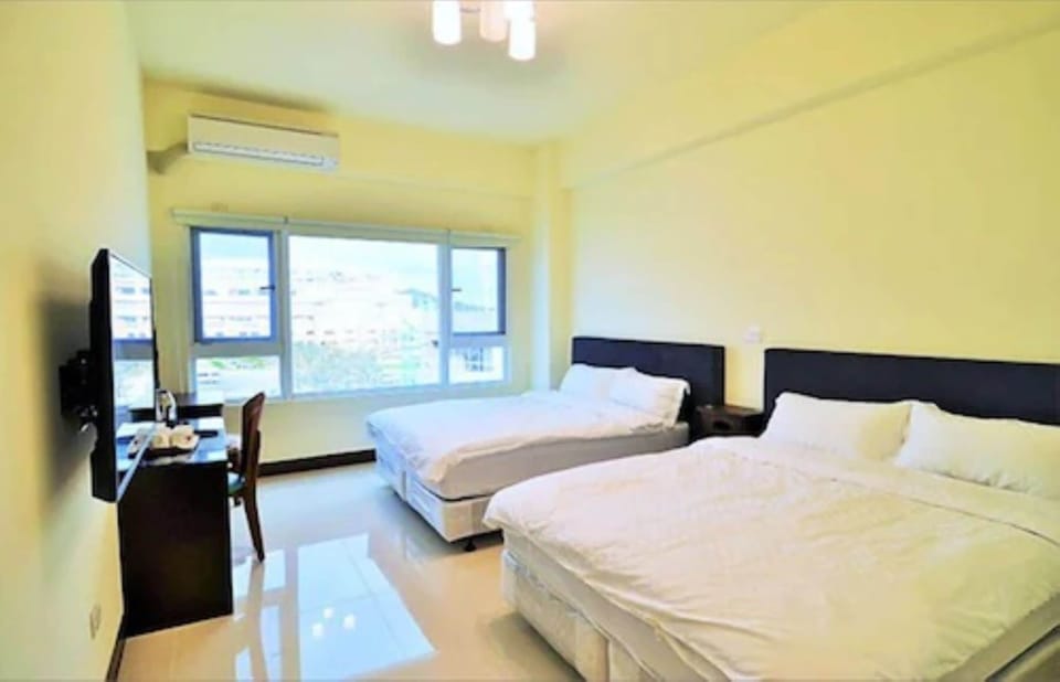 Comfort Quadruple Room | Desk, blackout drapes, free WiFi, bed sheets