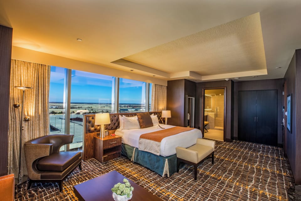 Suite, 1 King Bed, Non Smoking (Earth, Spa Tower) | In-room safe, desk, laptop workspace, iron/ironing board